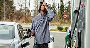 ما يجب فعله عند وضع وقود خاطئ في خزان السيارة